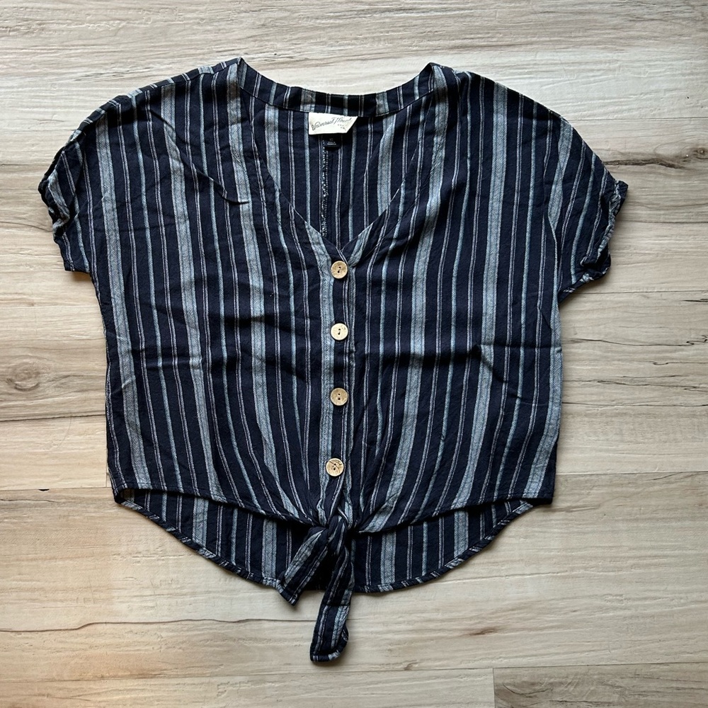 Universal Thread Goods Co Tie Hem Top - Size XS